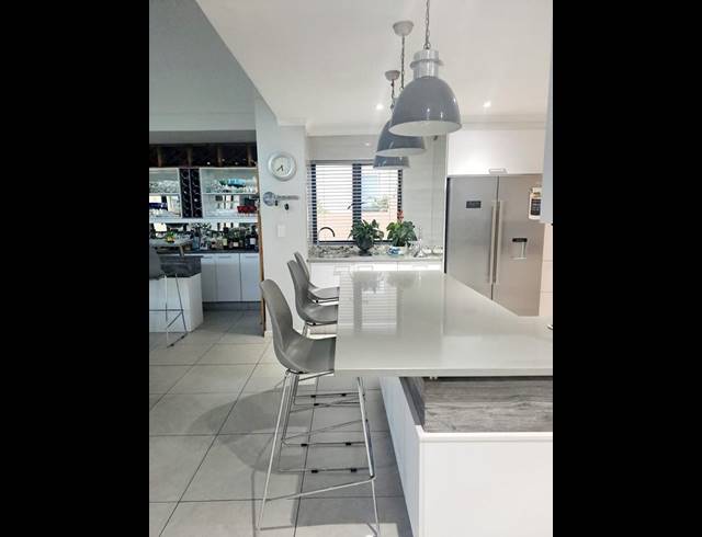 2 BEDROOM HOUSE FOR SALE IN RETIRE AT MIDSTREAM